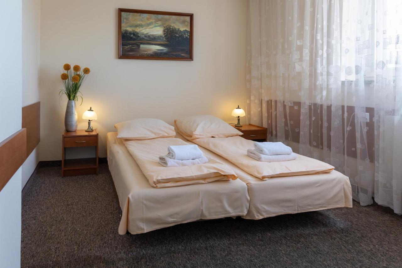 Hotel Mixbud Biała Podlaska Exteriör bild