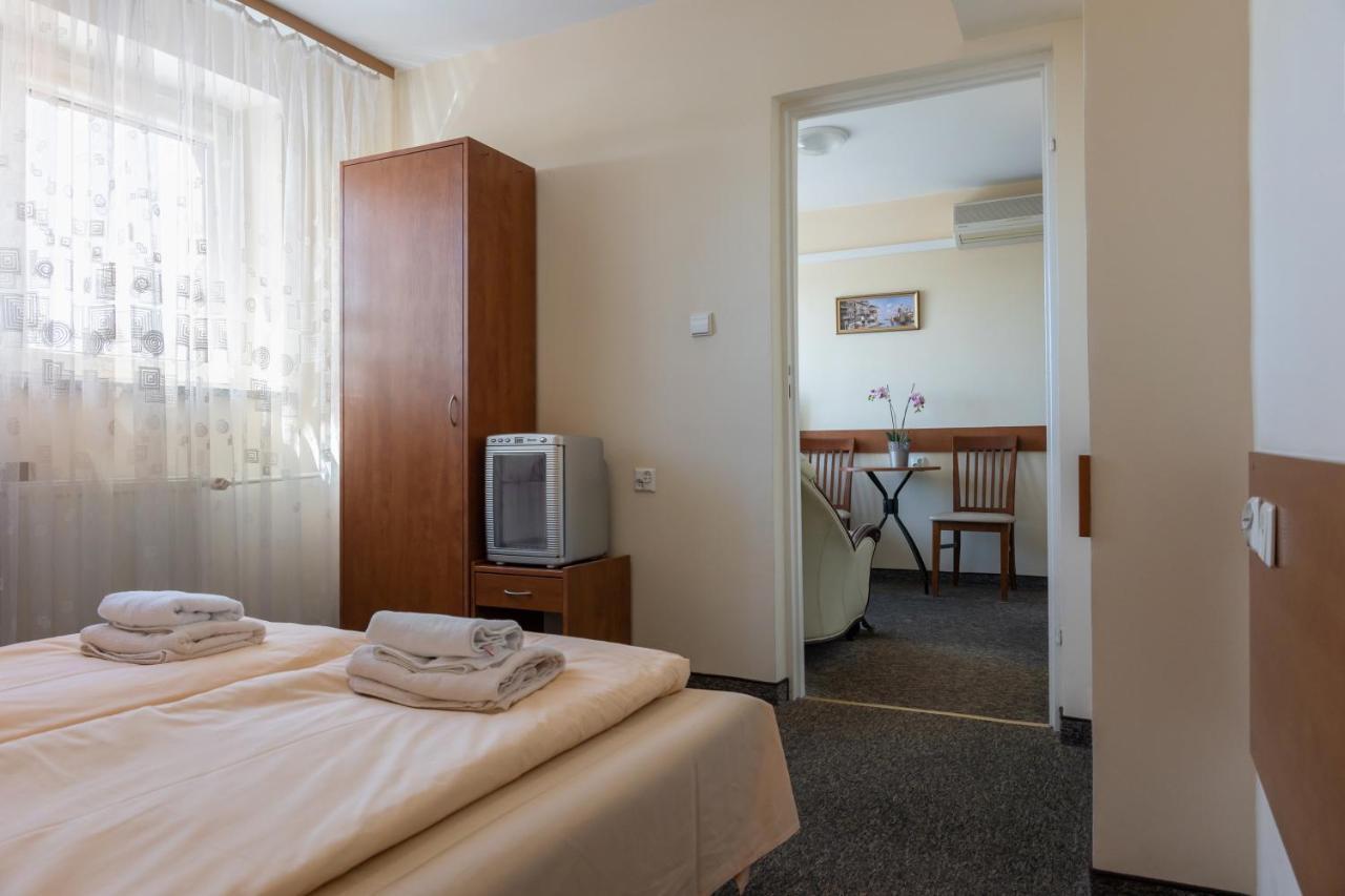 Hotel Mixbud Biała Podlaska Exteriör bild