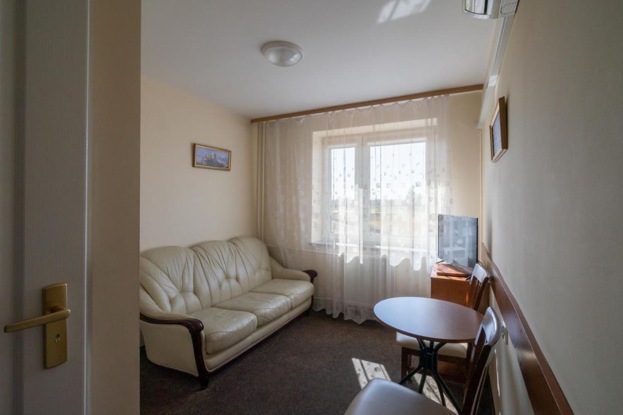 Hotel Mixbud Biała Podlaska Exteriör bild